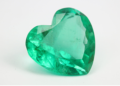 heart-cut-emerald